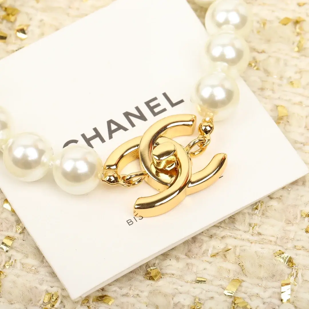 Vintage Chanel Pearl Bracelet 13384879305007301