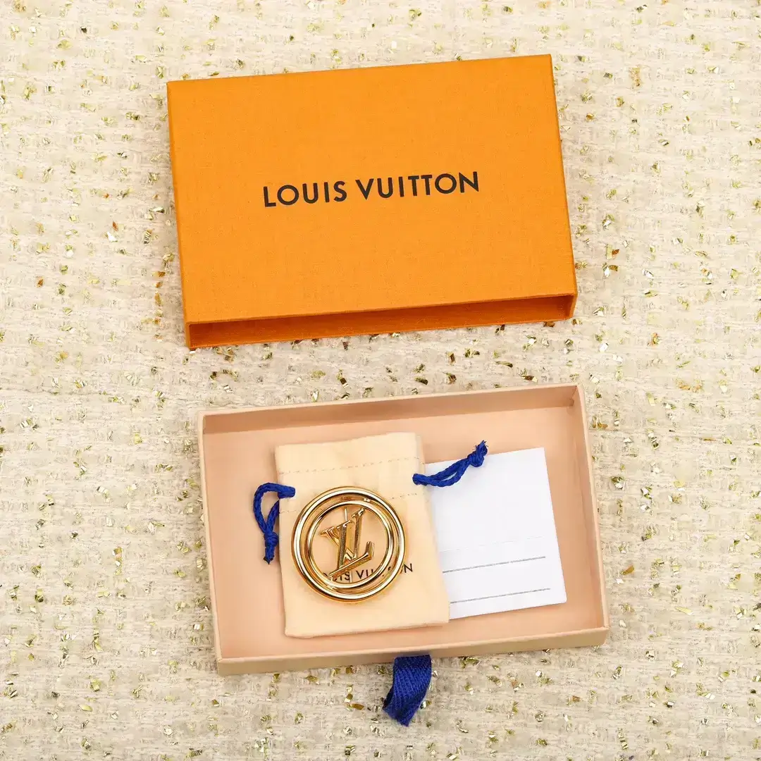 Louis Vuitton Brooch 13385556634885050