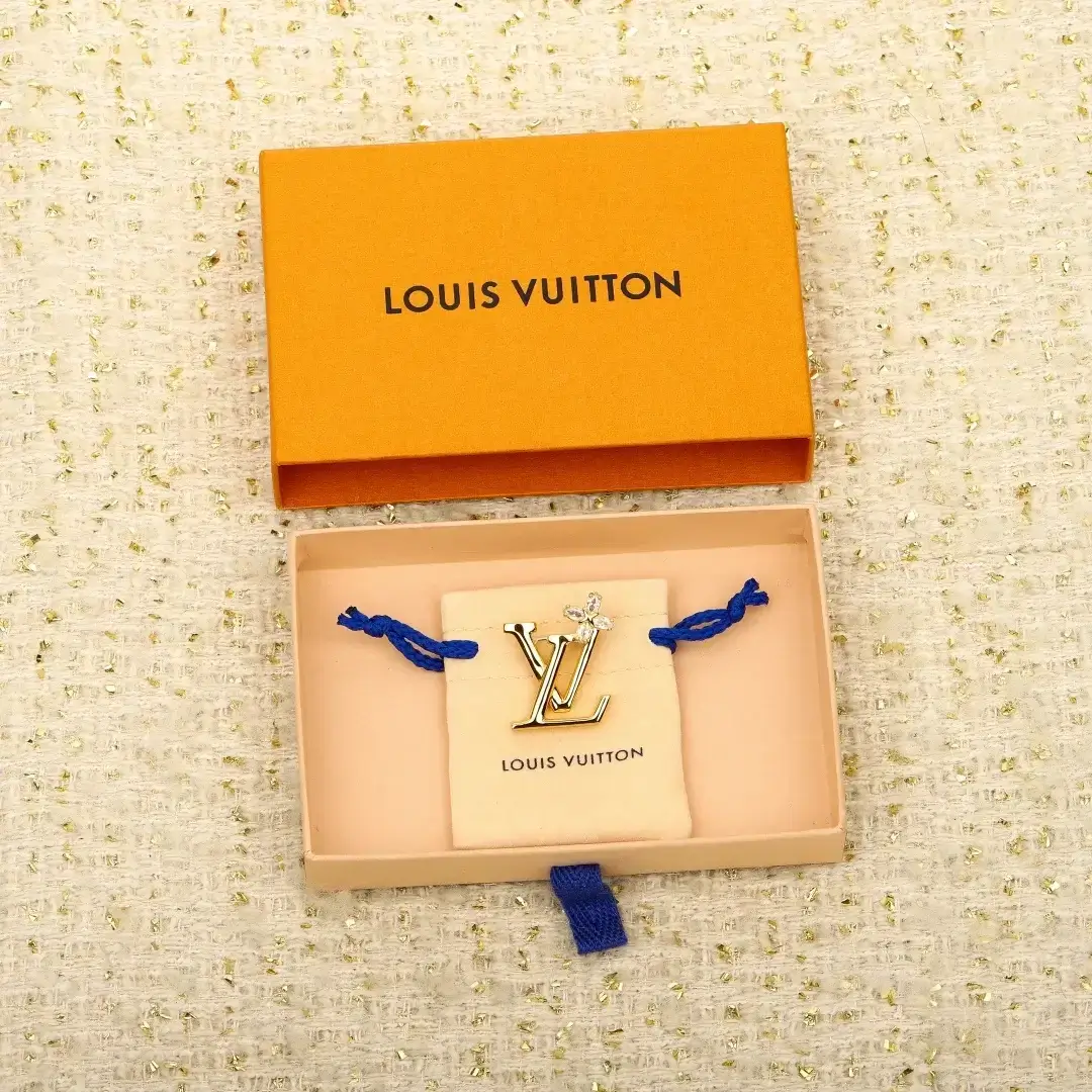 LV Brooch 13385566471813705