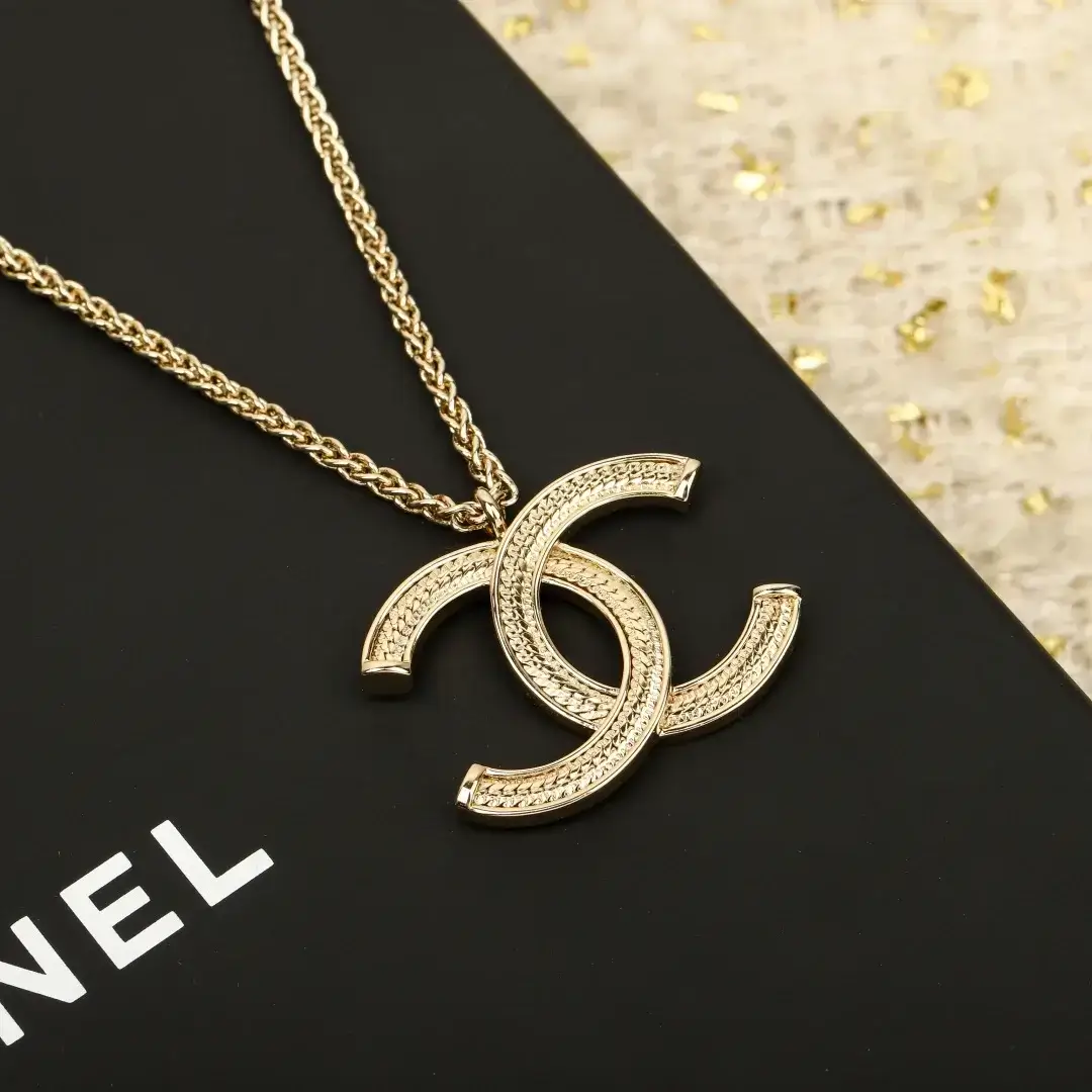 CC Logo Necklace Gold 13385996054467587