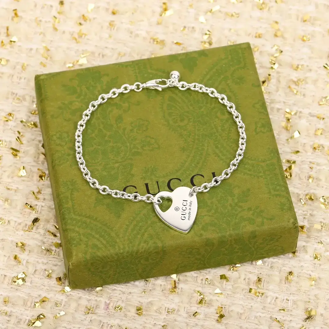 Trademark Chain Heart Gucci Charm Bracelet