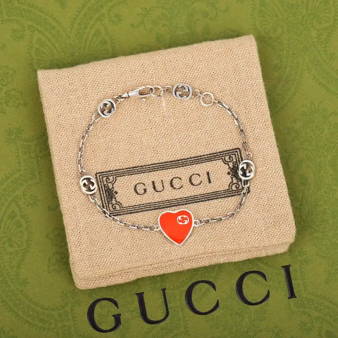 Interlocking G Gucci Bracelet Heart