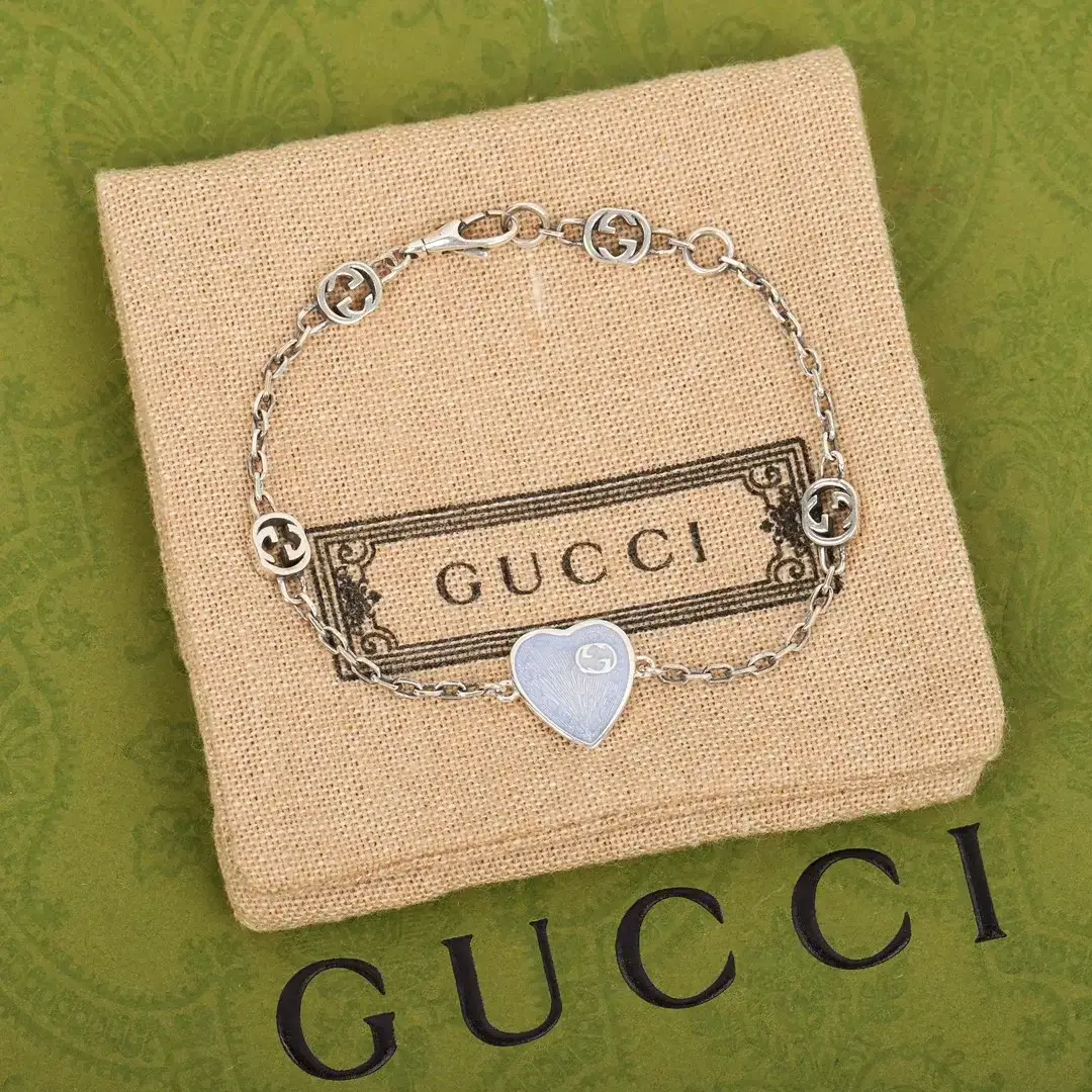 Interlocking G Gucci Heart Bracelet Silver