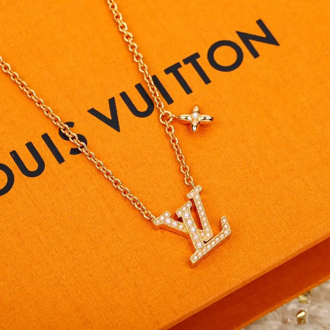 Louis Vuitton LV Iconic Necklace - Modern Luxury Look