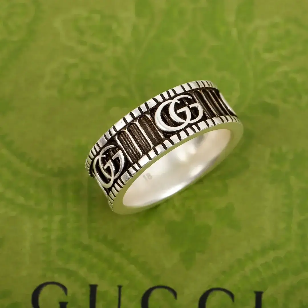 Gucci Ring with Double G in silver