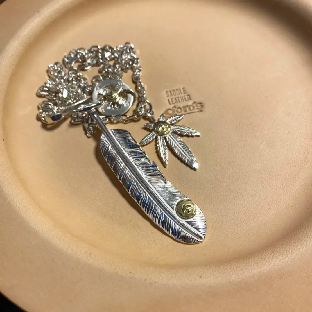 Feather Grass Suit Goros Japanese Necklace | High-End Design