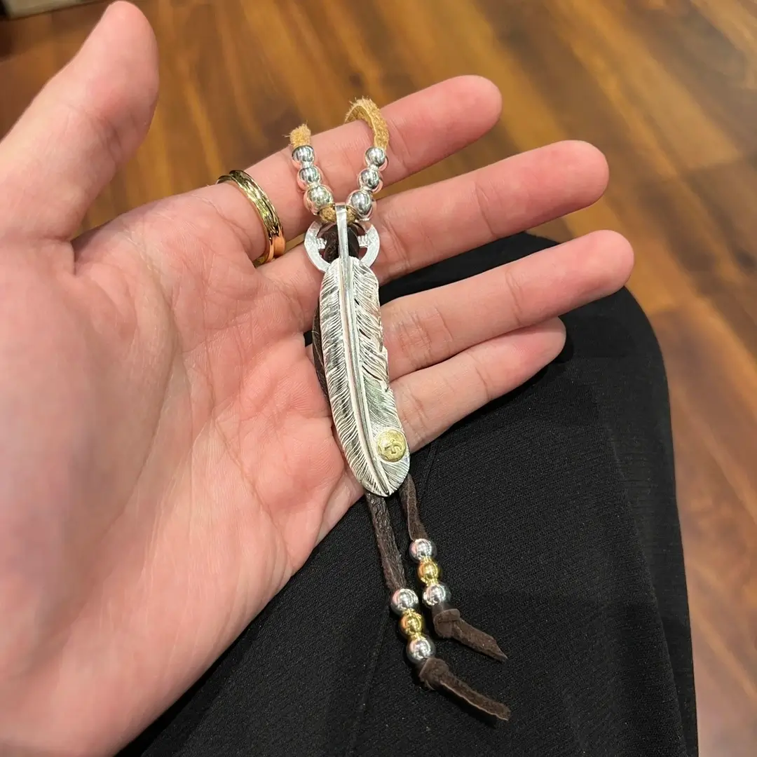 goro's Feather Pendant Necklace - Native American Style