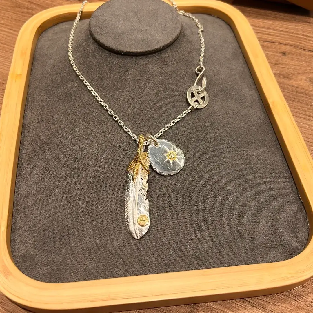 Gold Claw Feather & Metal goro's pendant Setup