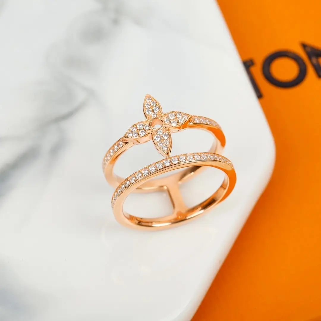 Louis Vuitton Idylle Blossom Two-Row Ring | Romantic Fashion